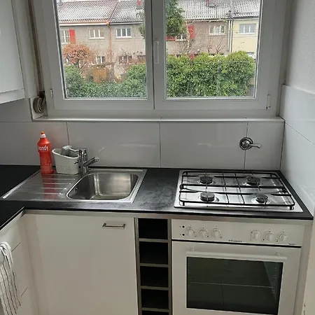 Studio, 4-7 Mins To Main Station By Train * Bern