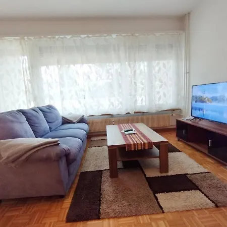 Apartment Studio, 4-7 Mins To Main Station By Train