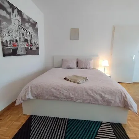 Studio, 4-7 Mins To Main Station By Train